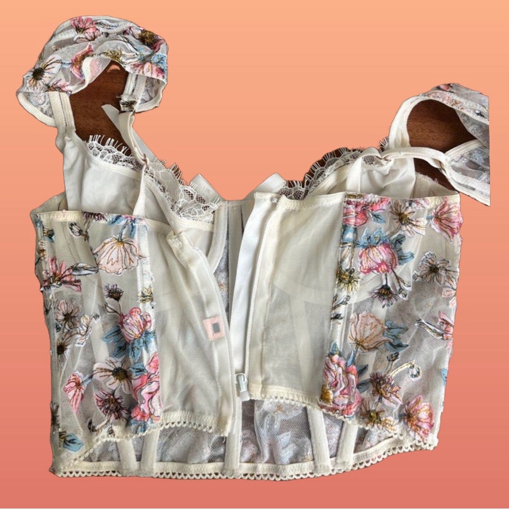 Victoria Secrets Lace Cap-Sleeve Corset Top New Small - Picture 9 of 13